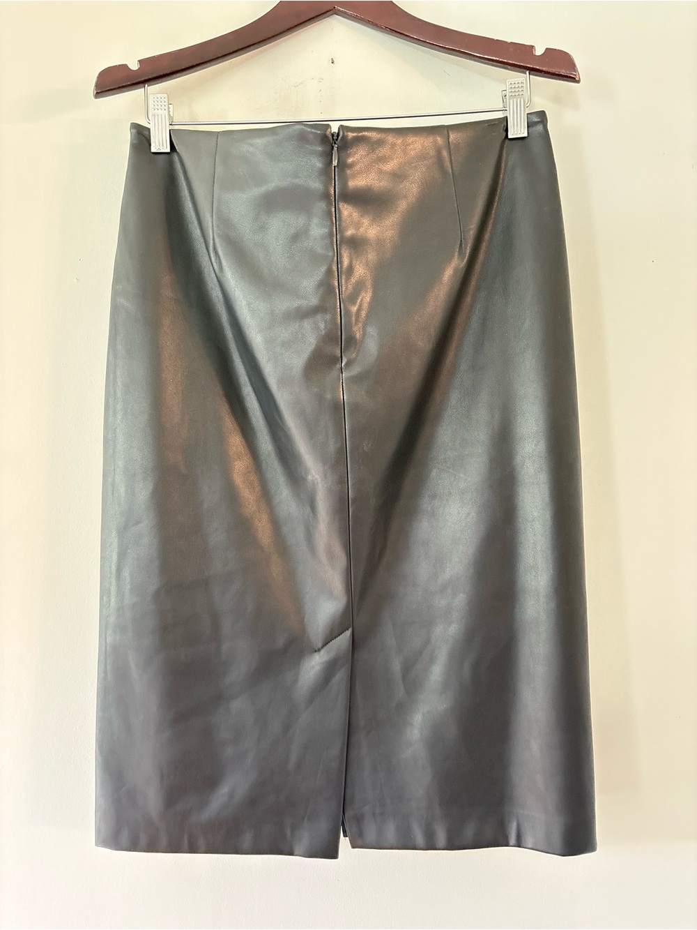 Donna Karan New York Faux Leather Chain Midi Pencil Skirt Edgy Chic Sz 10 - Picture 3 of 12